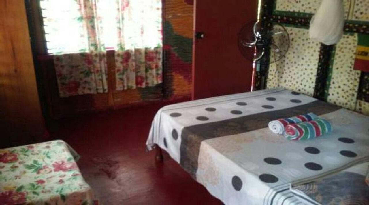 Shades Cottage Guesthouse Blue Hole Zewnętrze zdjęcie